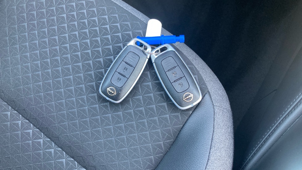 Nissan Juke 1.0 DiG-T N-Connecta 5dr Petrol Hatchback - Image 20