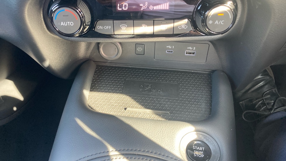 Nissan Juke 1.0 DiG-T N-Connecta 5dr Petrol Hatchback - Image 25