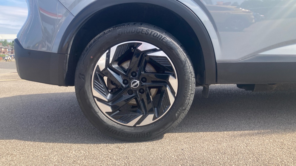 Nissan Qashqai 1.5 E-Power N-Connecta [Glass Roof] 5dr Auto Hybrid Hatchback - Image 7