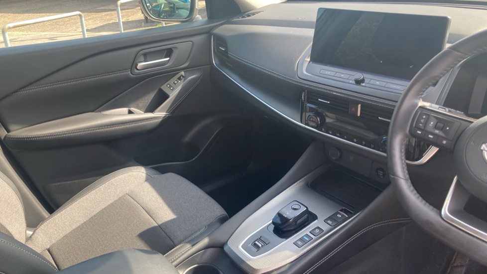Nissan Qashqai 1.5 E-Power N-Connecta [Glass Roof] 5dr Auto Hybrid Hatchback - Image 14