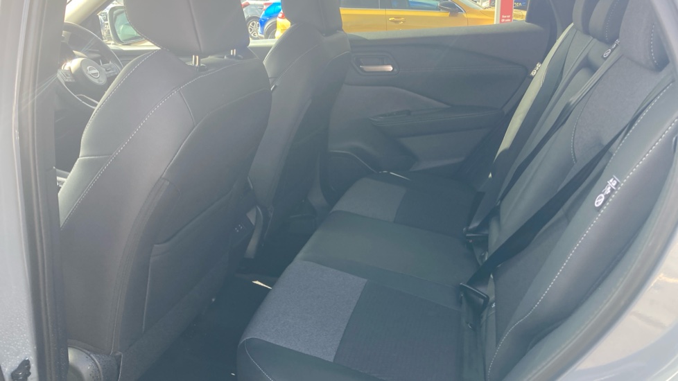 Nissan Qashqai 1.5 E-Power N-Connecta [Glass Roof] 5dr Auto Hybrid Hatchback - Image 16