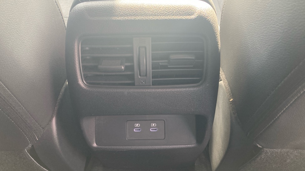 Nissan Qashqai 1.5 E-Power N-Connecta [Glass Roof] 5dr Auto Hybrid Hatchback - Image 21