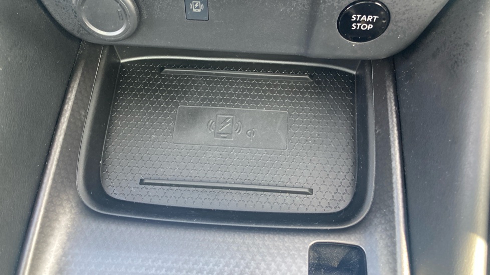 Nissan Qashqai 1.5 E-Power N-Connecta [Glass Roof] 5dr Auto Hybrid Hatchback - Image 28