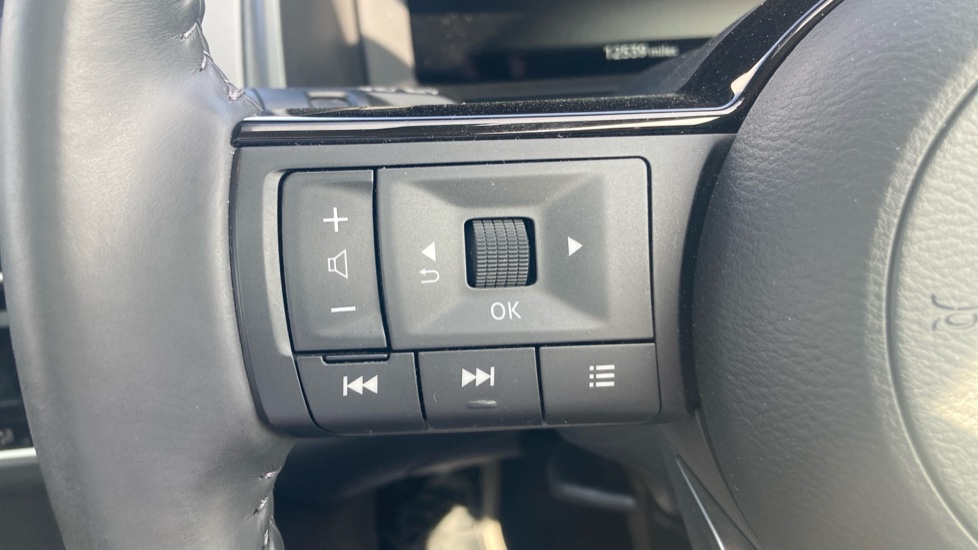 Nissan Qashqai 1.5 E-Power N-Connecta [Glass Roof] 5dr Auto Hybrid Hatchback - Image 29