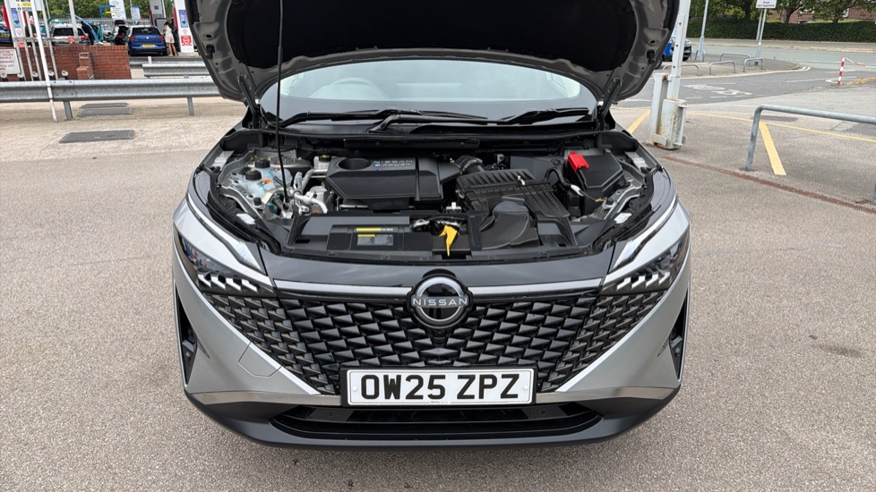 Nissan Qashqai 1.5 E-Power N-Connecta [Glass Roof] 5dr Auto Hybrid Hatchback - Image 8
