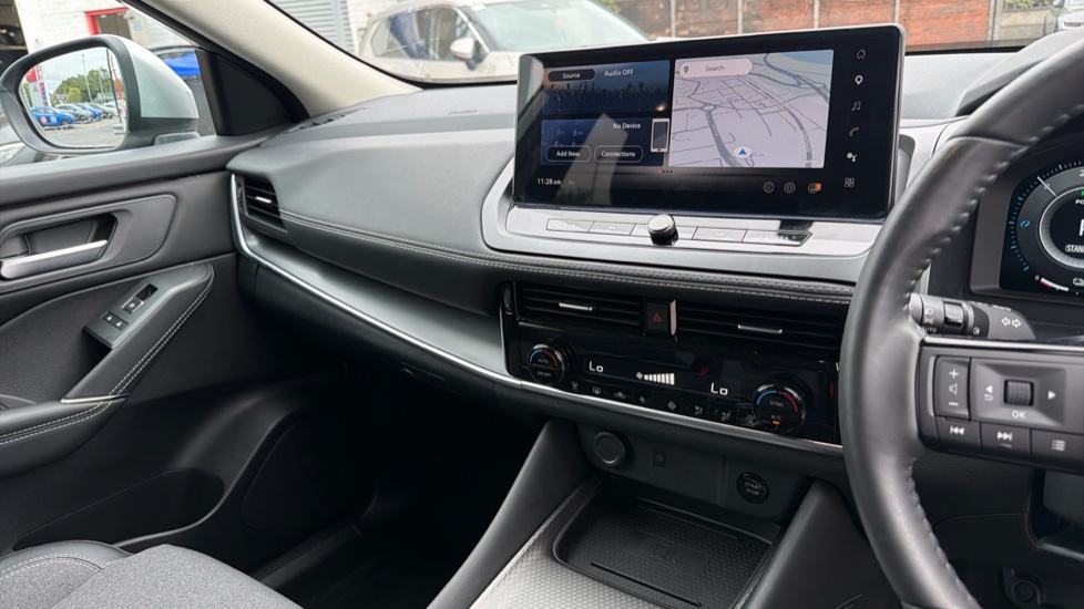 Nissan Qashqai 1.5 E-Power N-Connecta [Glass Roof] 5dr Auto Hybrid Hatchback - Image 14