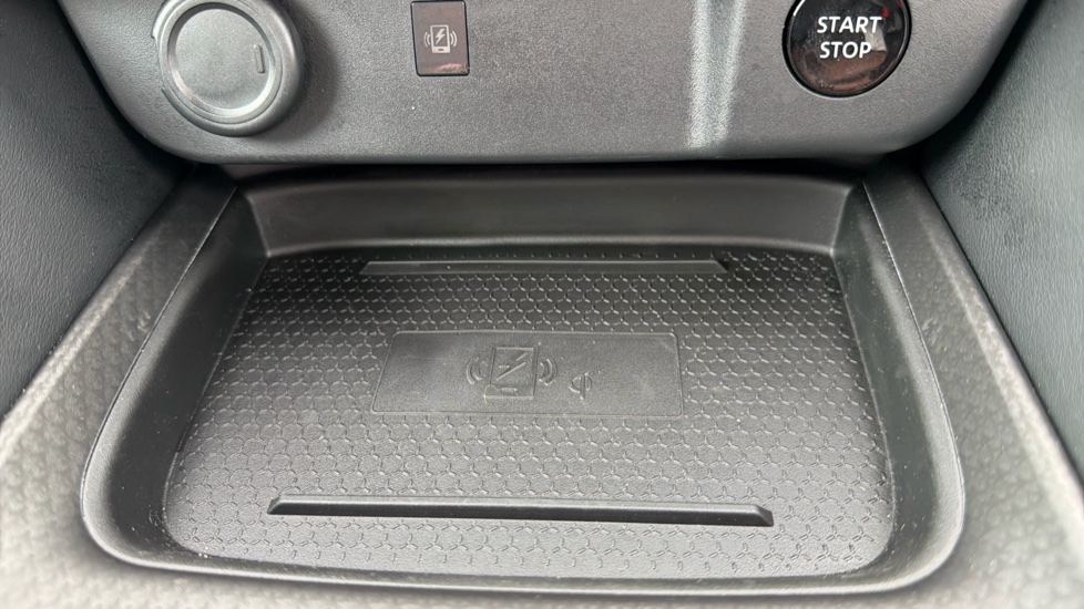 Nissan Qashqai 1.5 E-Power N-Connecta [Glass Roof] 5dr Auto Hybrid Hatchback - Image 21