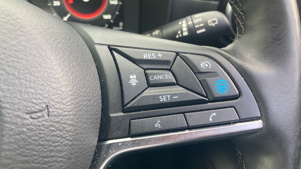 Nissan Juke 1.6 Hybrid Tekna 5dr Auto Hybrid Hatchback - Image 22
