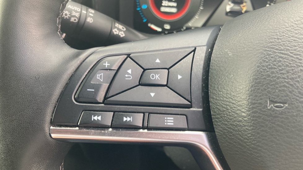 Nissan Juke 1.6 Hybrid Tekna 5dr Auto Hybrid Hatchback - Image 25