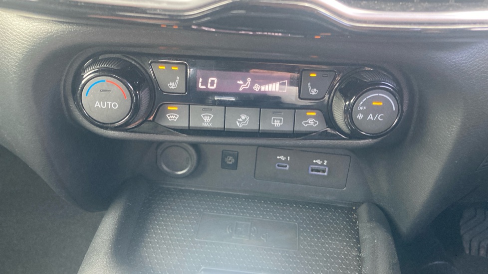 Nissan Juke 1.6 Hybrid Tekna 5dr Auto Hybrid Hatchback - Image 28