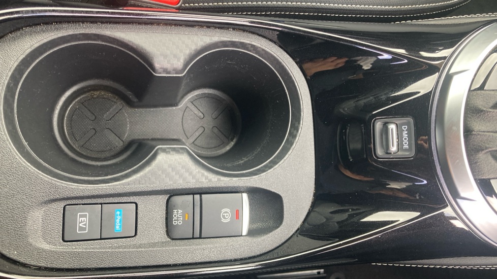 Nissan Juke 1.6 Hybrid Tekna 5dr Auto Hybrid Hatchback - Image 35