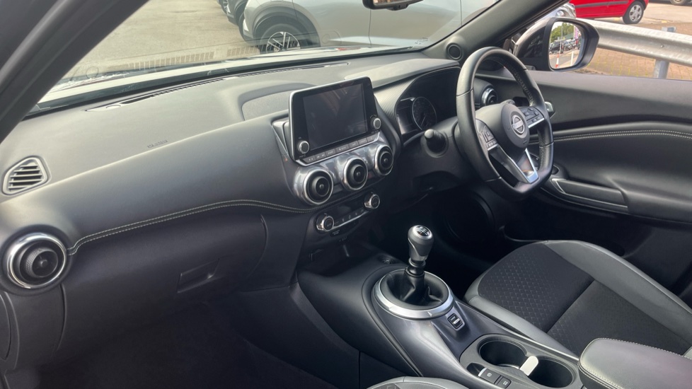 Nissan Juke 1.0 DiG-T 114 N-Connecta 5dr Petrol Hatchback - Image 9
