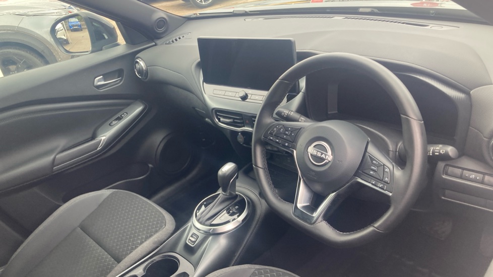 Nissan Juke 1.6 Hybrid N-Connecta 5dr Auto Hybrid Hatchback - Image 11