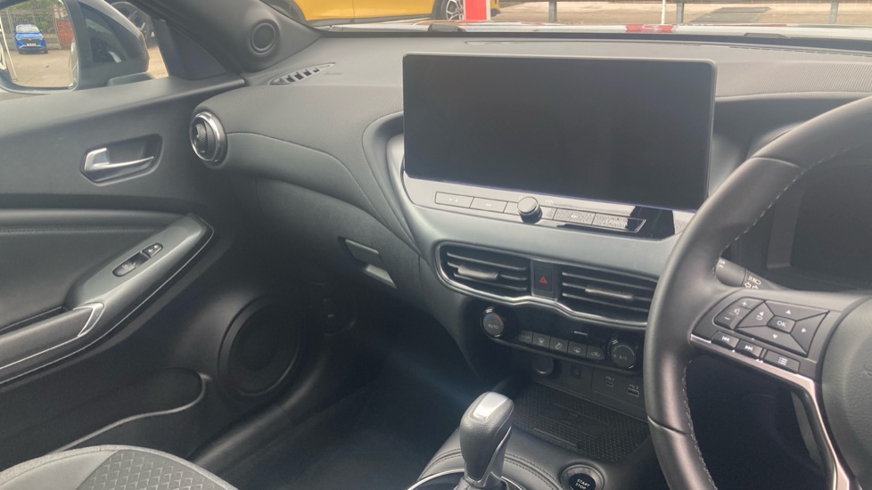Nissan Juke 1.6 Hybrid N-Connecta 5dr Auto Hybrid Hatchback - Image 14