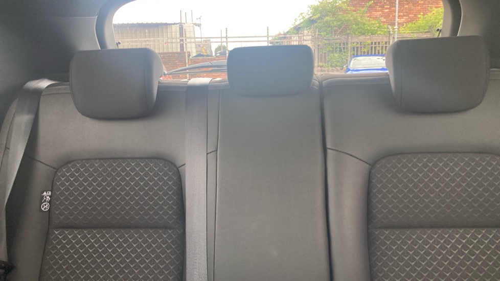 Nissan Juke 1.6 Hybrid N-Connecta 5dr Auto Hybrid Hatchback - Image 15