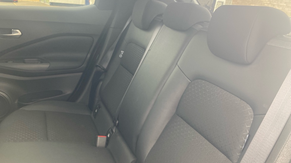 Nissan Juke 1.6 Hybrid N-Connecta 5dr Auto Hybrid Hatchback - Image 16