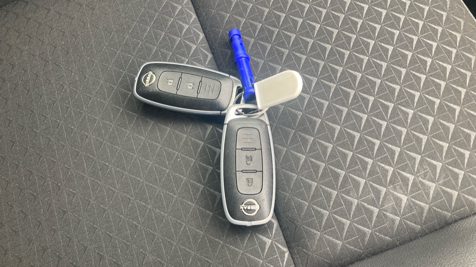 Nissan Juke 1.6 Hybrid N-Connecta 5dr Auto Hybrid Hatchback - Image 20