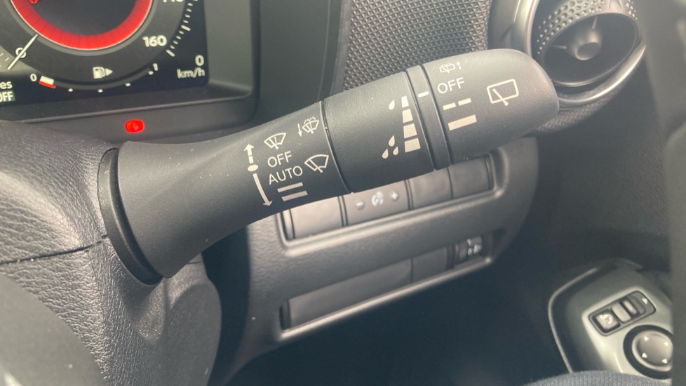 Nissan Juke 1.6 Hybrid N-Connecta 5dr Auto Hybrid Hatchback - Image 23