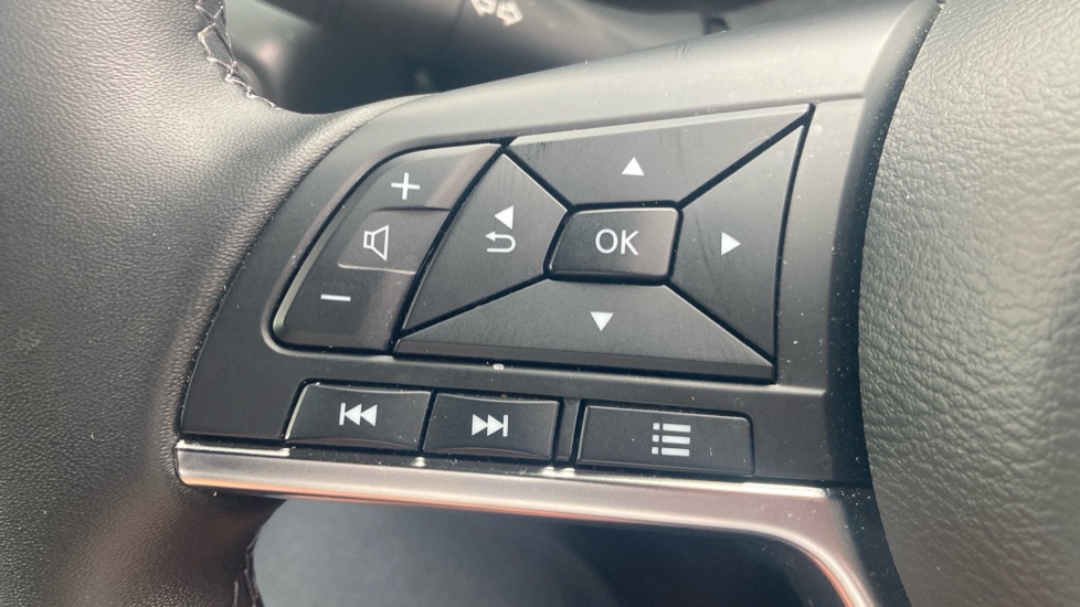 Nissan Juke 1.6 Hybrid N-Connecta 5dr Auto Hybrid Hatchback - Image 24