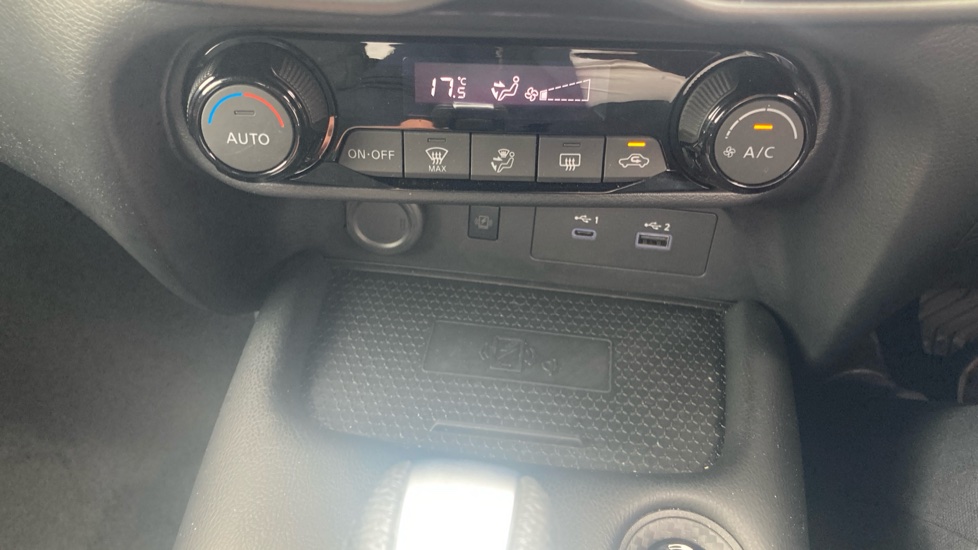 Nissan Juke 1.6 Hybrid N-Connecta 5dr Auto Hybrid Hatchback - Image 27