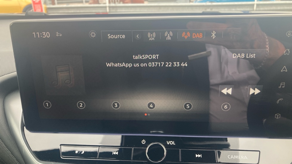 Nissan Juke 1.6 Hybrid N-Connecta 5dr Auto Hybrid Hatchback - Image 29