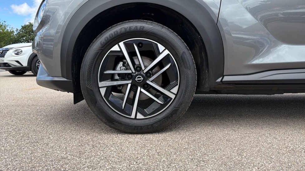 Nissan Juke 1.6 Hybrid N-Connecta 5dr Auto Hybrid Hatchback - Image 7