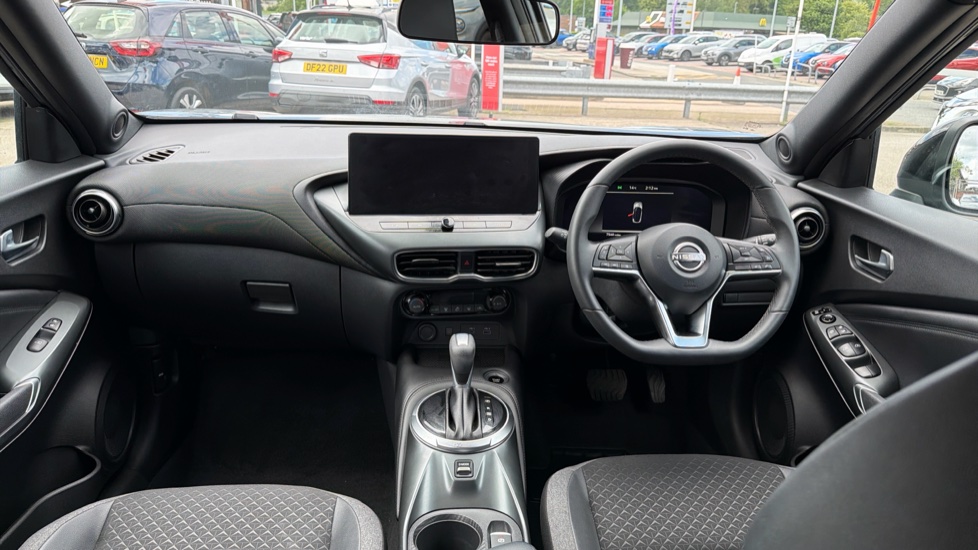 Nissan Juke 1.6 Hybrid N-Connecta 5dr Auto Hybrid Hatchback - Image 10