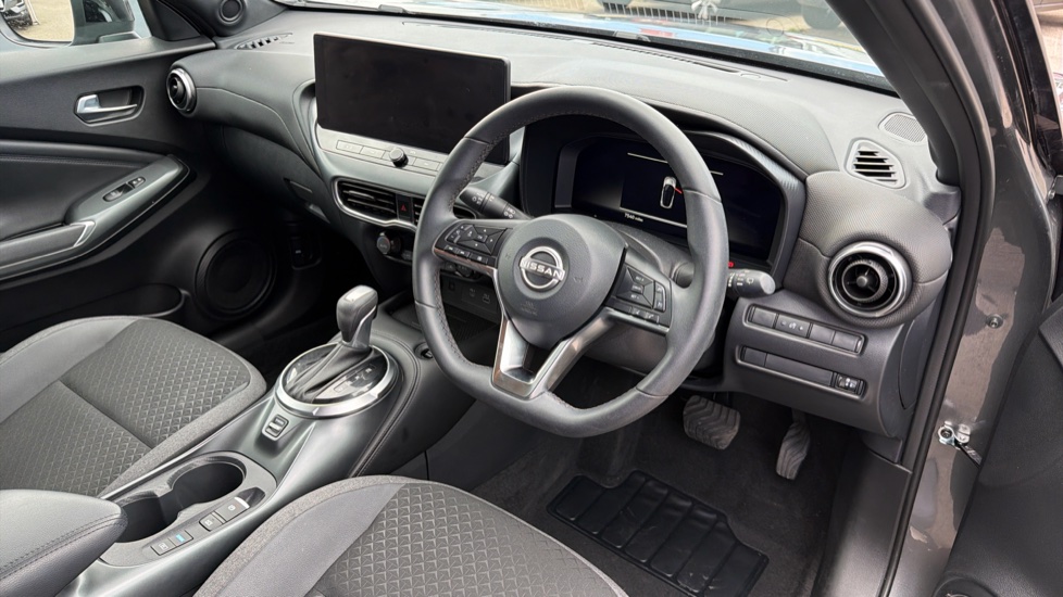 Nissan Juke 1.6 Hybrid N-Connecta 5dr Auto Hybrid Hatchback - Image 11