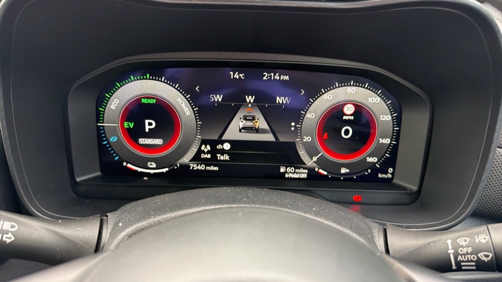 Nissan Juke 1.6 Hybrid N-Connecta 5dr Auto Hybrid Hatchback - Image 18