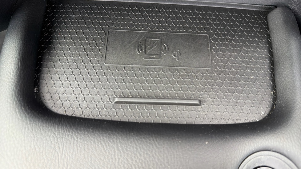 Nissan Juke 1.6 Hybrid N-Connecta 5dr Auto Hybrid Hatchback - Image 21