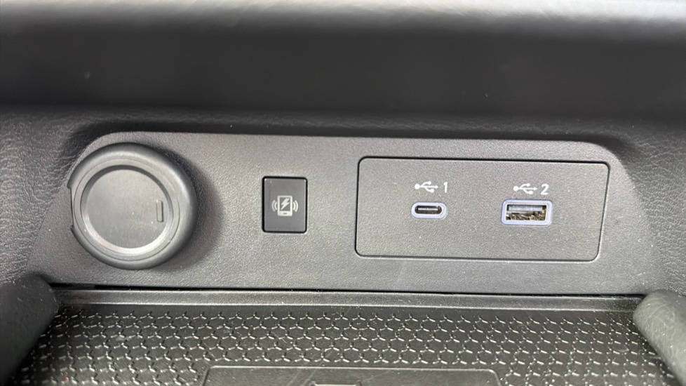 Nissan Juke 1.6 Hybrid N-Connecta 5dr Auto Hybrid Hatchback - Image 22