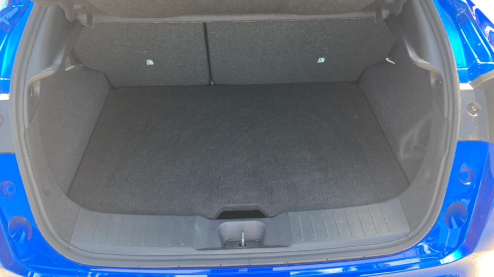 Nissan Juke 1.6 Hybrid Tekna 5dr Auto Hybrid Hatchback - Image 4