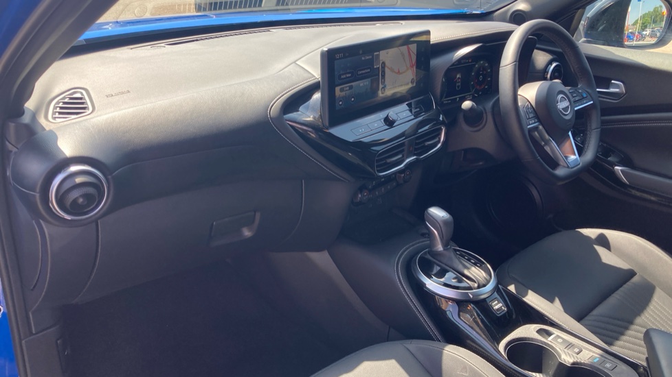 Nissan Juke 1.6 Hybrid Tekna 5dr Auto Hybrid Hatchback - Image 9