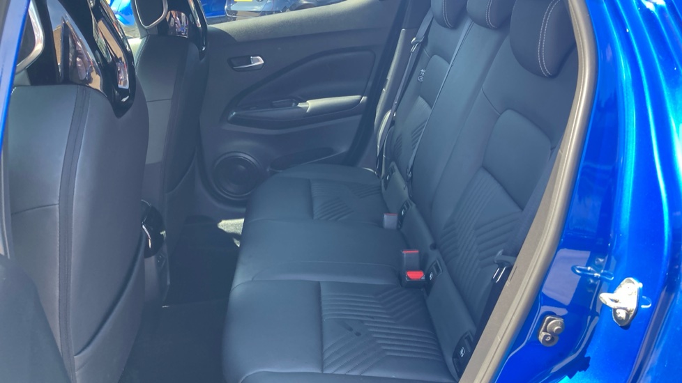 Nissan Juke 1.6 Hybrid Tekna 5dr Auto Hybrid Hatchback - Image 16