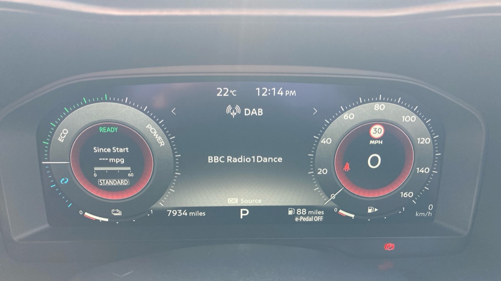 Nissan Juke 1.6 Hybrid Tekna 5dr Auto Hybrid Hatchback - Image 18