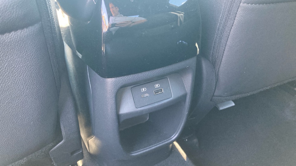 Nissan Juke 1.6 Hybrid Tekna 5dr Auto Hybrid Hatchback - Image 21