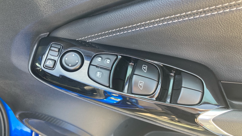 Nissan Juke 1.6 Hybrid Tekna 5dr Auto Hybrid Hatchback - Image 23
