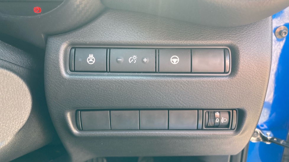 Nissan Juke 1.6 Hybrid Tekna 5dr Auto Hybrid Hatchback - Image 24