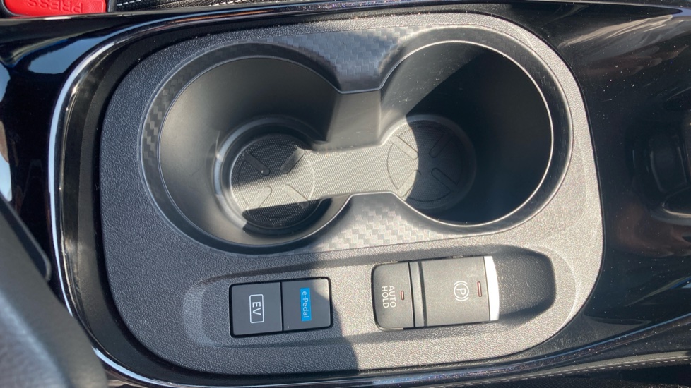 Nissan Juke 1.6 Hybrid Tekna 5dr Auto Hybrid Hatchback - Image 28
