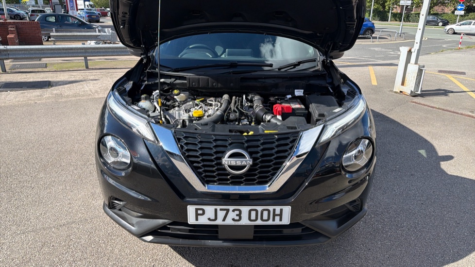 Nissan Juke 1.0 DiG-T 114 N-Connecta 5dr Petrol Hatchback - Image 8