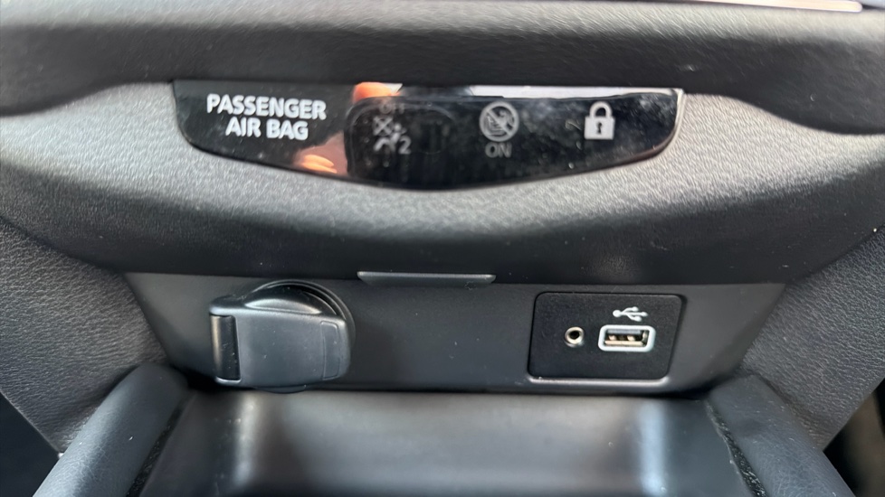 Nissan Juke 1.0 DiG-T 114 N-Connecta 5dr Petrol Hatchback - Image 23