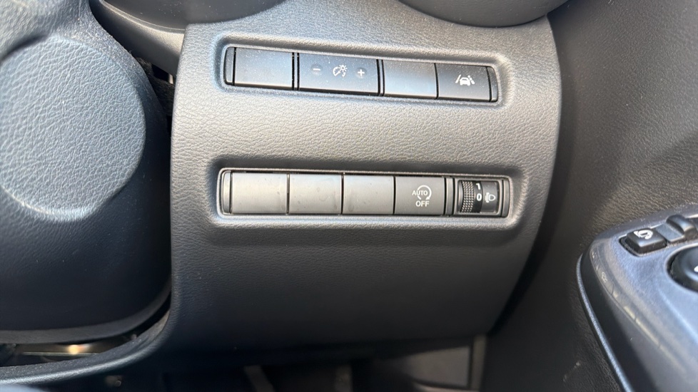 Nissan Juke 1.0 DiG-T 114 N-Connecta 5dr Petrol Hatchback - Image 25