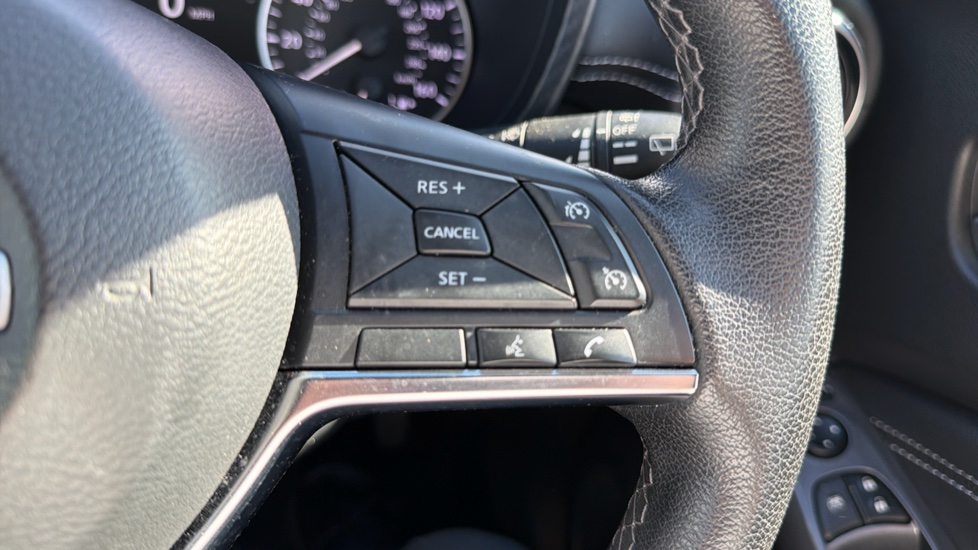 Nissan Juke 1.0 DiG-T 114 N-Connecta 5dr Petrol Hatchback - Image 26