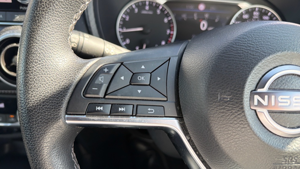 Nissan Juke 1.0 DiG-T 114 N-Connecta 5dr Petrol Hatchback - Image 27