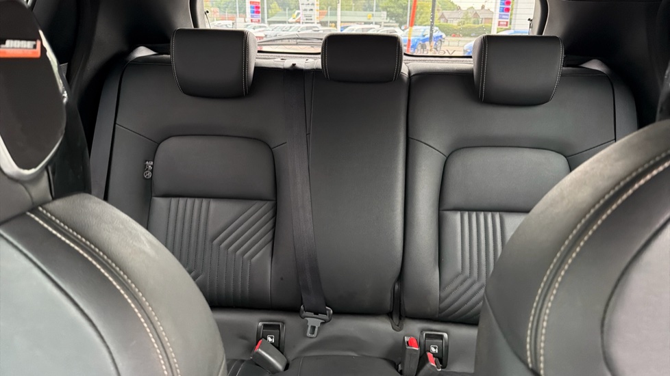 Nissan Juke 1.6 Hybrid Tekna 5dr Auto Hybrid Hatchback - Image 15
