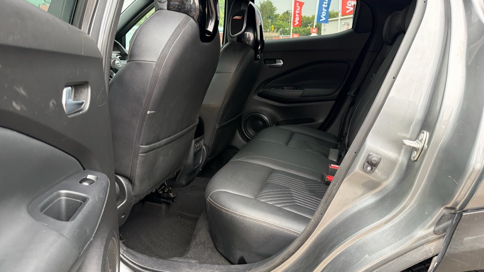 Nissan Juke 1.6 Hybrid Tekna 5dr Auto Hybrid Hatchback - Image 16