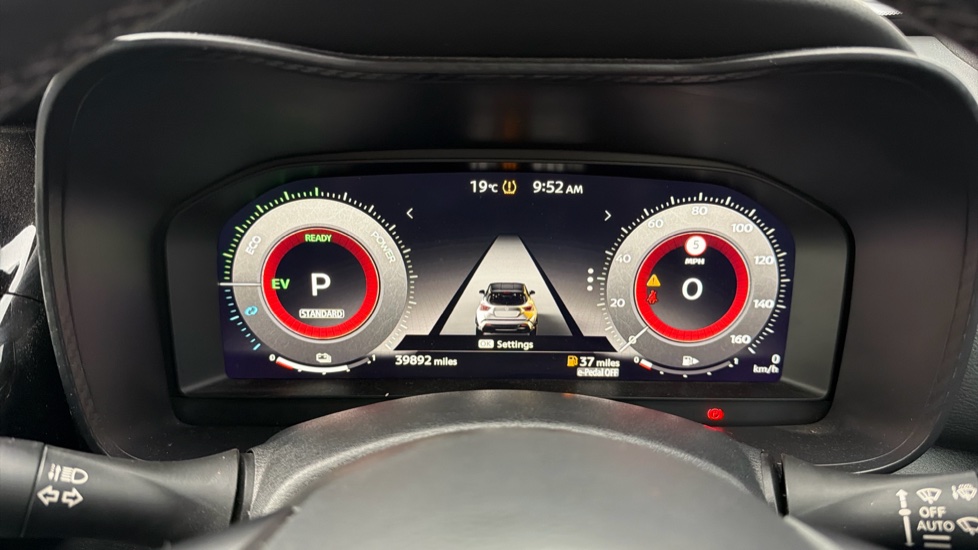 Nissan Juke 1.6 Hybrid Tekna 5dr Auto Hybrid Hatchback - Image 18