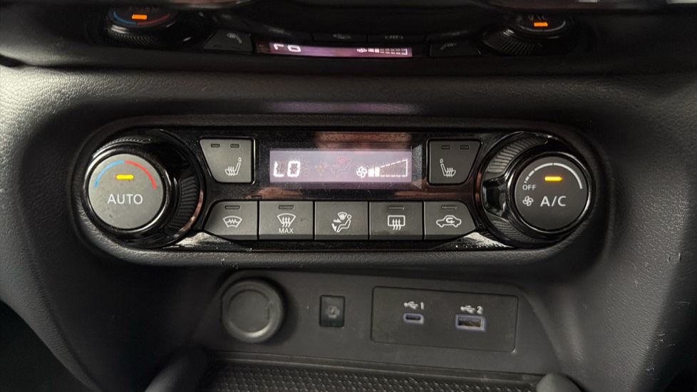 Nissan Juke 1.6 Hybrid Tekna 5dr Auto Hybrid Hatchback - Image 22