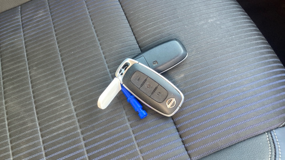 Nissan Qashqai 1.5 E-Power Tekna 5dr Auto Hybrid Hatchback - Image 20
