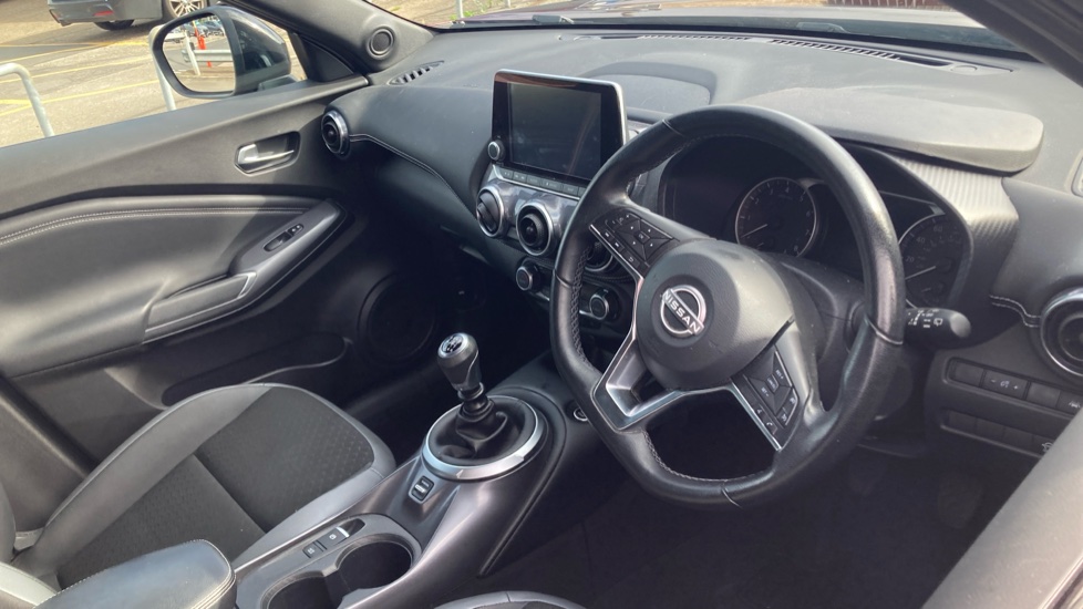 Nissan Juke 1.0 DiG-T 114 N-Connecta 5dr Petrol Hatchback - Image 11